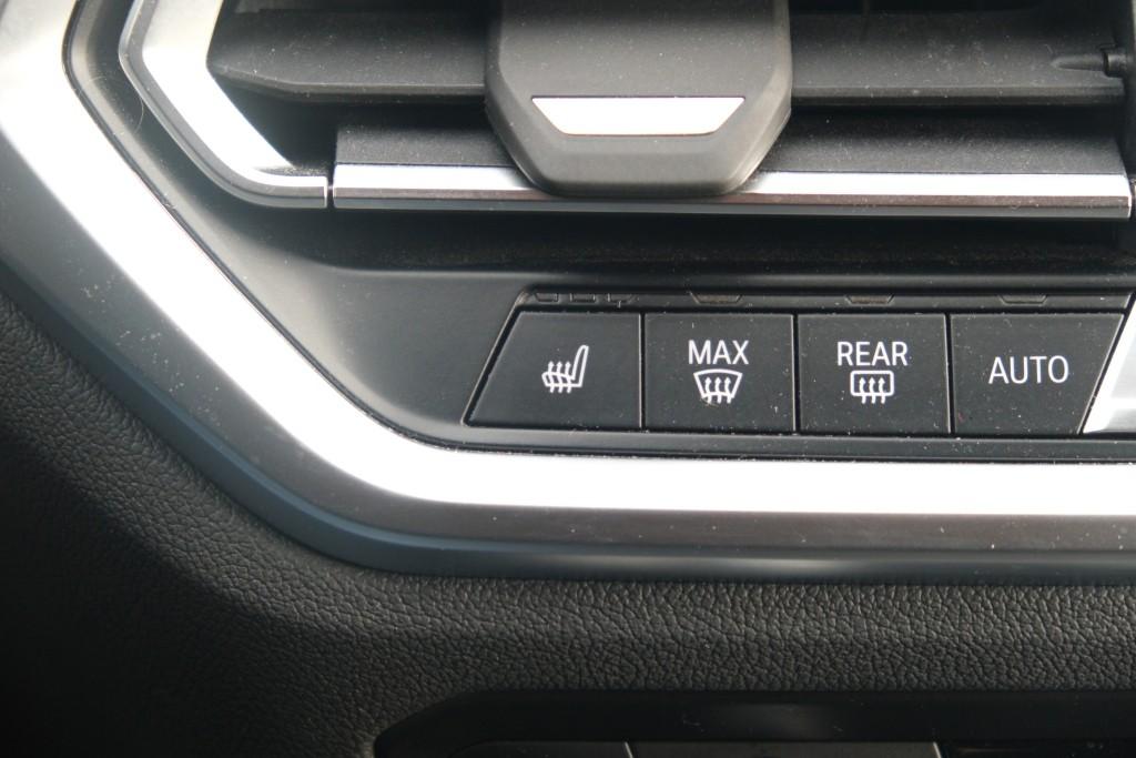 BMW 3 Serie 320e 204pk Aut. Touring High Executive | M Sport | Navi | App Connect | Climate | Camera | Elektrische Achterklep | Stoelverwarming afbeelding 23