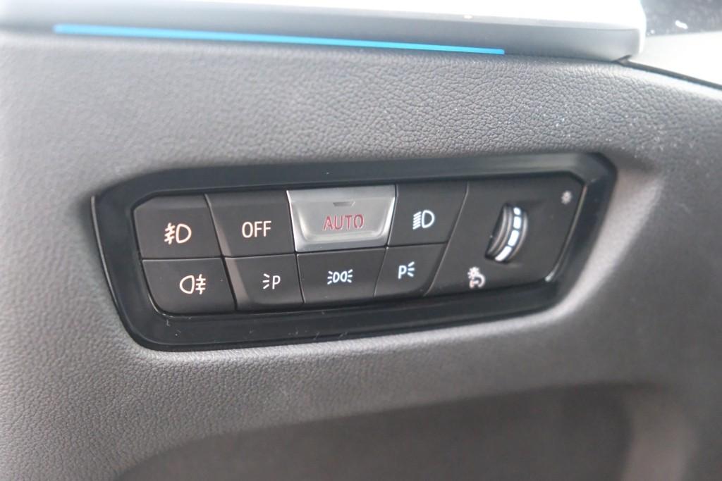 BMW 3 Serie 320e 204pk Aut. Touring High Executive | M Sport | Navi | App Connect | Climate | Camera | Elektrische Achterklep | Stoelverwarming afbeelding 27