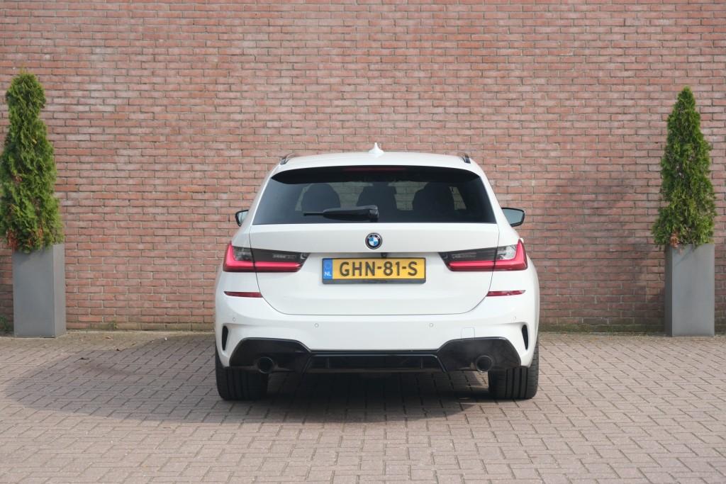 BMW 3 Serie 320e 204pk Aut. Touring High Executive | M Sport | Navi | App Connect | Climate | Camera | Elektrische Achterklep | Stoelverwarming afbeelding 37