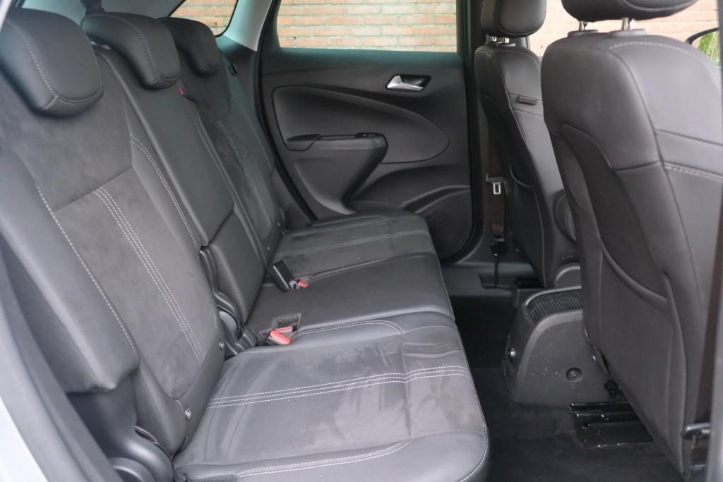 Opel Crossland 1.2 Turbo 110pk Ultimate | Navi | App Connect | Climate | Camera | Keyless | Blind Spot | PDC afbeelding 4