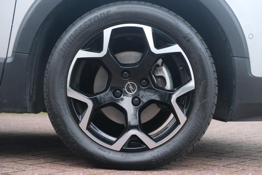 Opel Crossland 1.2 Turbo 110pk Ultimate | Navi | App Connect | Climate | Camera | Keyless | Blind Spot | PDC afbeelding 28