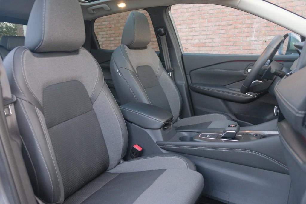 Nissan QASHQAI 1.3 MHEV 158pk Xtronic N-Connecta | Navi | App Connect | Adaptive Cruise | Panoramadak | Keyless | 360° Camera | Elektrische Achterklep | Head-up Display | Cold Pack afbeelding 5