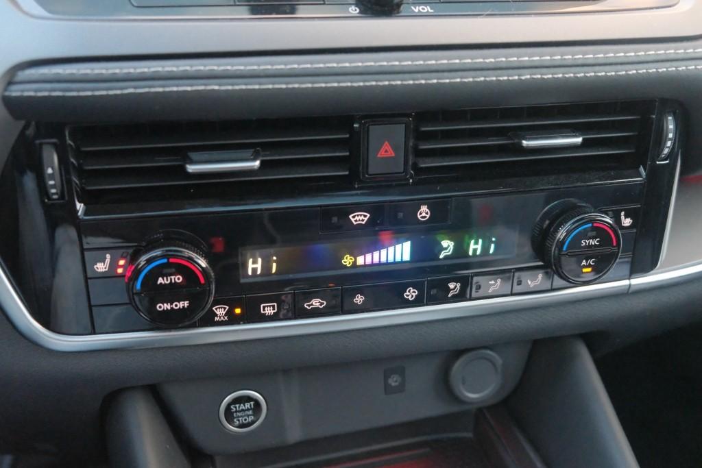 Nissan QASHQAI 1.3 MHEV 158pk Xtronic N-Connecta | Navi | App Connect | Adaptive Cruise | Panoramadak | Keyless | 360° Camera | Elektrische Achterklep | Head-up Display | Cold Pack afbeelding 22