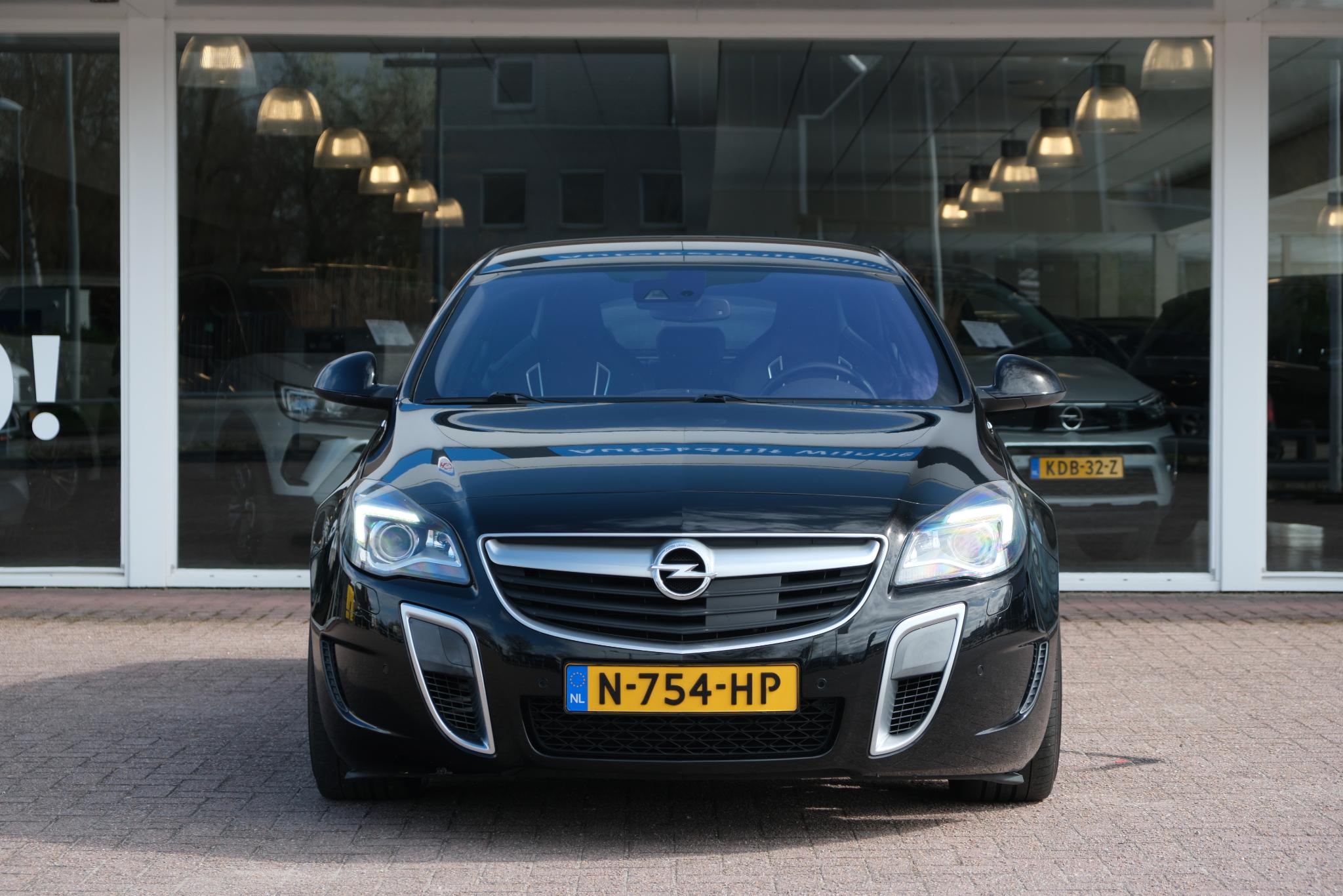 Opel Insignia 2.8 T 325pk 4x4 Aut. OPC | Navi | Climate | Leder | 20" velgen |  Bose | 2e eigenaar afbeelding 3
