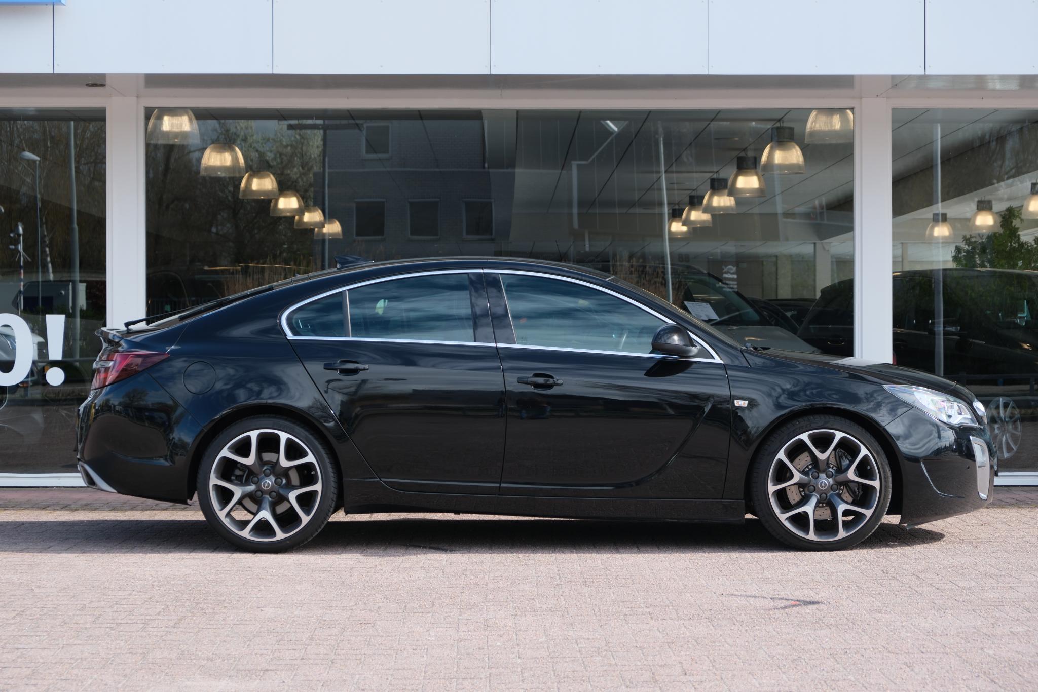 Opel Insignia 2.8 T 325pk 4x4 Aut. OPC | Navi | Climate | Leder | 20" velgen |  Bose | 2e eigenaar afbeelding 4