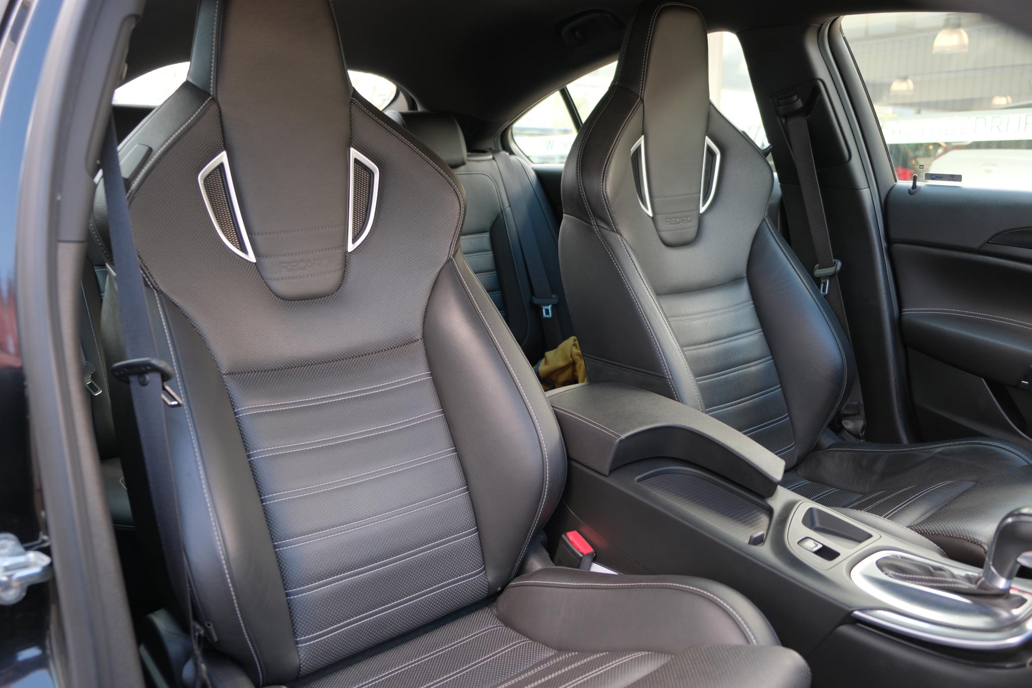 Opel Insignia 2.8 T 325pk 4x4 Aut. OPC | Navi | Climate | Leder | 20" velgen |  Bose | 2e eigenaar afbeelding 8