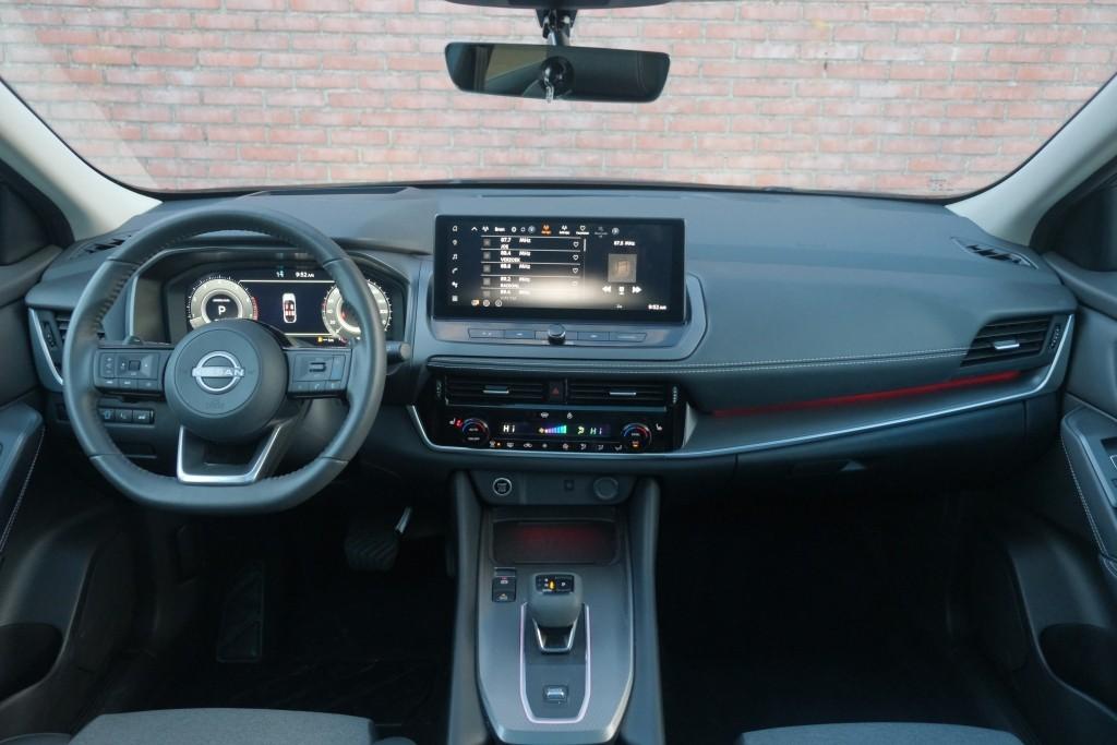 Nissan QASHQAI 1.3 MHEV 158pk Xtronic N-Connecta | Navi | App Connect | Adaptive Cruise | Panoramadak | Keyless | 360° Camera | Elektrische Achterklep | Head-up Display | Cold Pack afbeelding 6