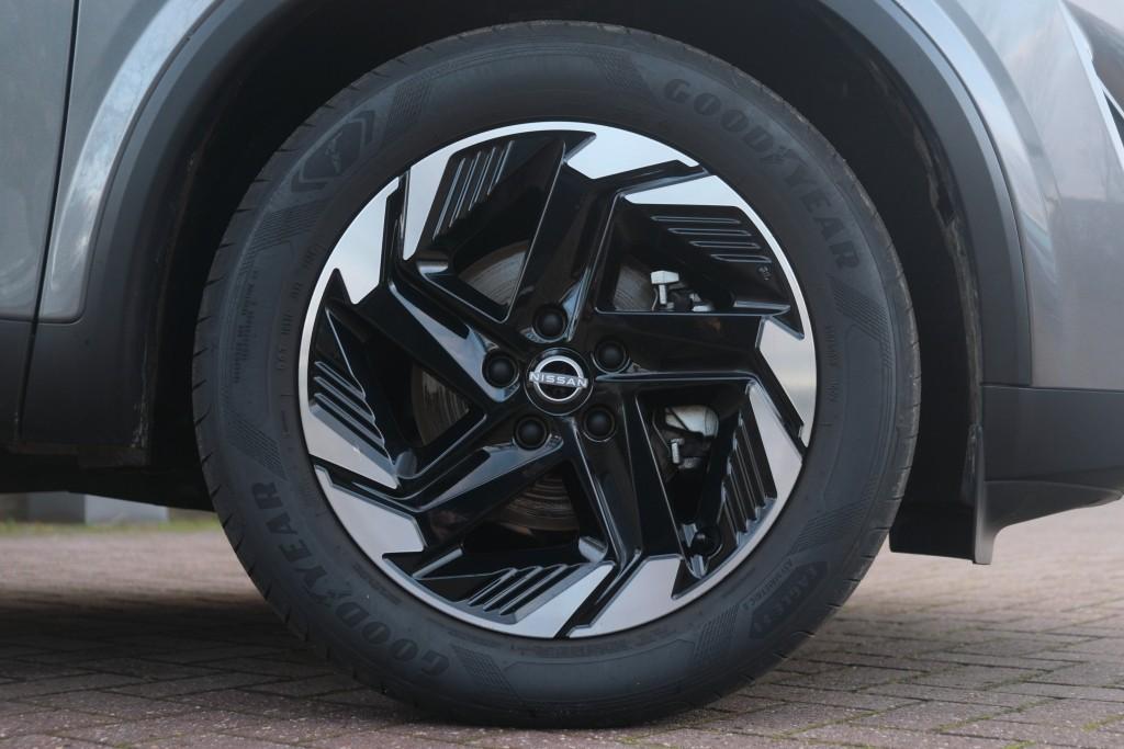 Nissan QASHQAI 1.3 MHEV 158pk Xtronic N-Connecta | Navi | App Connect | Adaptive Cruise | Panoramadak | Keyless | 360° Camera | Elektrische Achterklep | Head-up Display | Cold Pack afbeelding 31