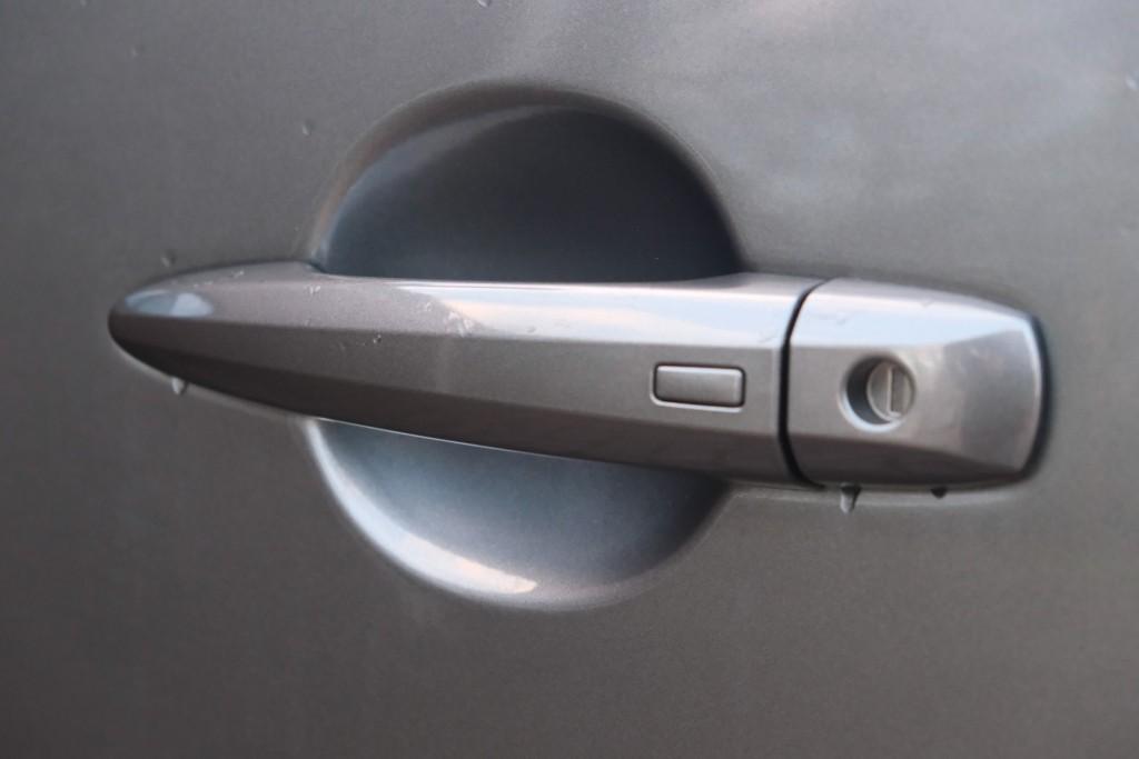 Nissan QASHQAI 1.3 MHEV 158pk Xtronic N-Connecta | Navi | App Connect | Adaptive Cruise | Panoramadak | Keyless | 360° Camera | Elektrische Achterklep | Head-up Display | Cold Pack afbeelding 30