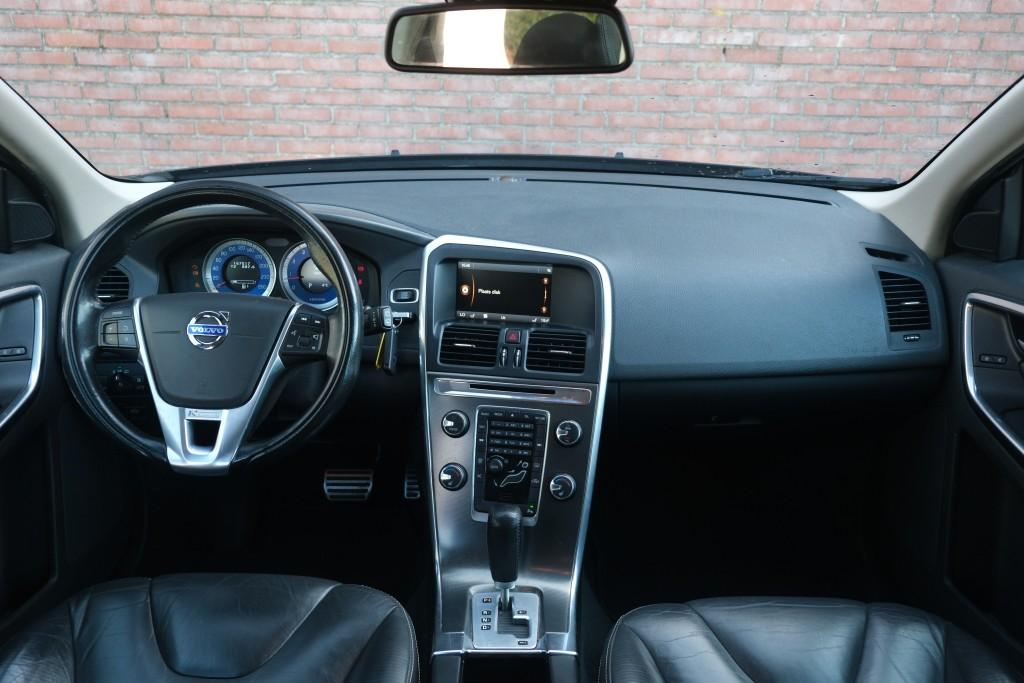Volvo XC60 T5 241pk Aut. R-Design | Navi | Climate | Cruise | Stoelverwarming | Leder | PDC | Trekhaak afbeelding 7