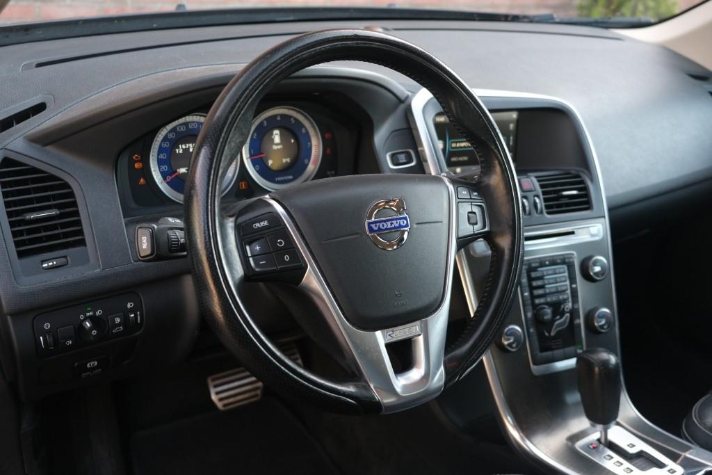 Volvo XC60 T5 241pk Aut. R-Design | Navi | Climate | Cruise | Stoelverwarming | Leder | PDC | Trekhaak afbeelding 8