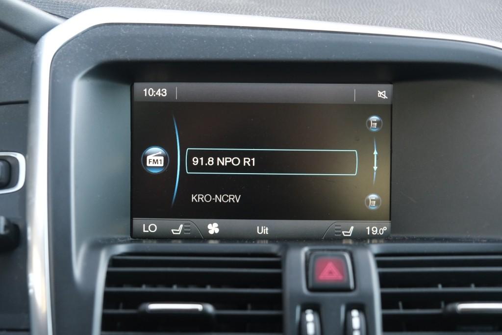 Volvo XC60 T5 241pk Aut. R-Design | Navi | Climate | Cruise | Stoelverwarming | Leder | PDC | Trekhaak afbeelding 17