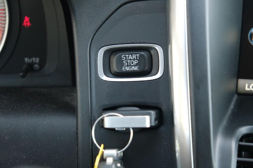 Volvo XC60 T5 241pk Aut. R-Design | Navi | Climate | Cruise | Stoelverwarming | Leder | PDC | Trekhaak afbeelding 23