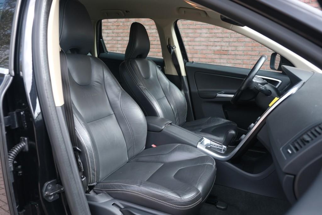 Volvo XC60 T5 241pk Aut. R-Design | Navi | Climate | Cruise | Stoelverwarming | Leder | PDC | Trekhaak afbeelding 5