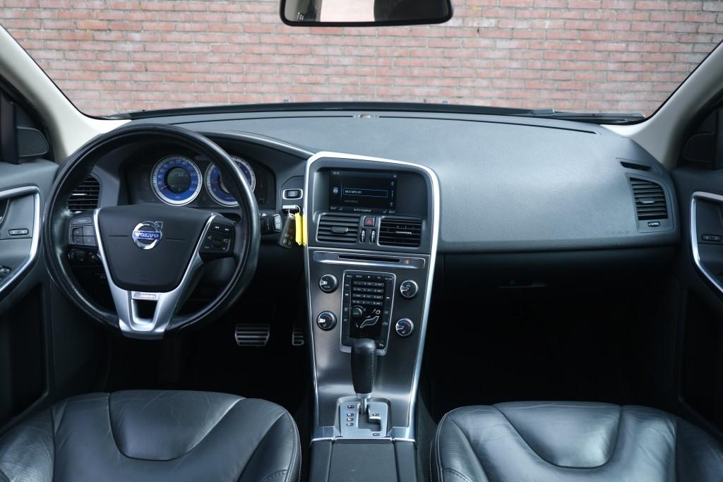 Volvo XC60 T5 241pk Aut. R-Design | Navi | Climate | Cruise | Stoelverwarming | Leder | PDC | Trekhaak afbeelding 7