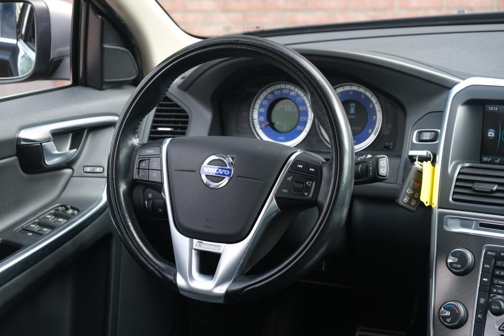 Volvo XC60 T5 241pk Aut. R-Design | Navi | Climate | Cruise | Stoelverwarming | Leder | PDC | Trekhaak afbeelding 12