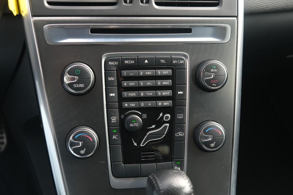 Volvo XC60 T5 241pk Aut. R-Design | Navi | Climate | Cruise | Stoelverwarming | Leder | PDC | Trekhaak afbeelding 20