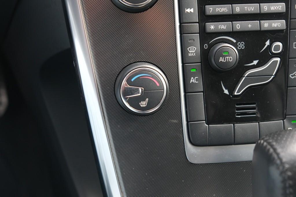 Volvo XC60 T5 241pk Aut. R-Design | Navi | Climate | Cruise | Stoelverwarming | Leder | PDC | Trekhaak afbeelding 21