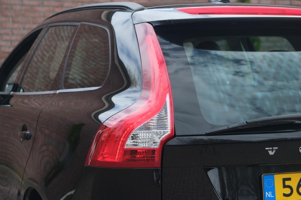 Volvo XC60 T5 241pk Aut. R-Design | Navi | Climate | Cruise | Stoelverwarming | Leder | PDC | Trekhaak afbeelding 27