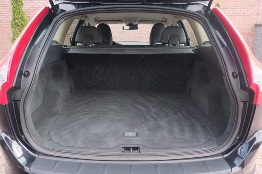 Volvo XC60 T5 241pk Aut. R-Design | Navi | Climate | Cruise | Stoelverwarming | Leder | PDC | Trekhaak afbeelding 29