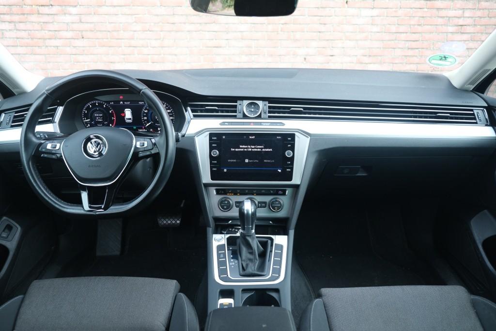 Volkswagen Passat 1.4 TSi 150pk DSG Variant Comfortline Business | Navi | App Connect | Climate | Adaptive Cruise | Camera | Stoelverwarming | Trekhaak afbeelding 7