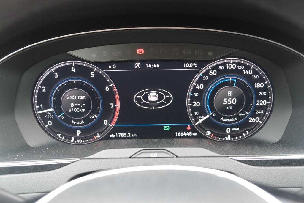 Volkswagen Passat 1.4 TSi 150pk DSG Variant Comfortline Business | Navi | App Connect | Climate | Adaptive Cruise | Camera | Stoelverwarming | Trekhaak afbeelding 11