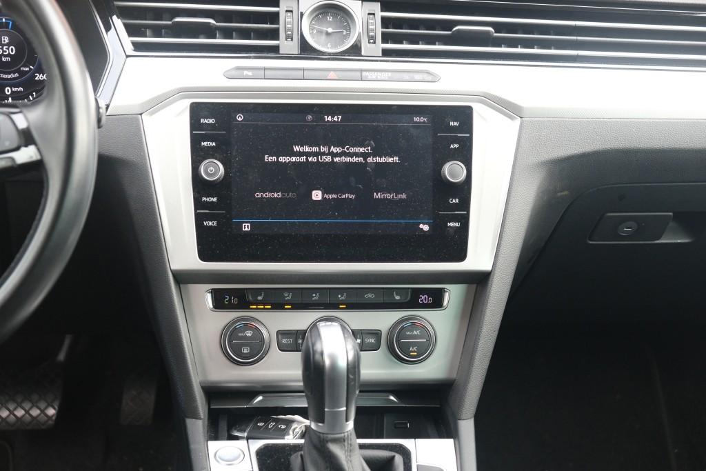 Volkswagen Passat 1.4 TSi 150pk DSG Variant Comfortline Business | Navi | App Connect | Climate | Adaptive Cruise | Camera | Stoelverwarming | Trekhaak afbeelding 15