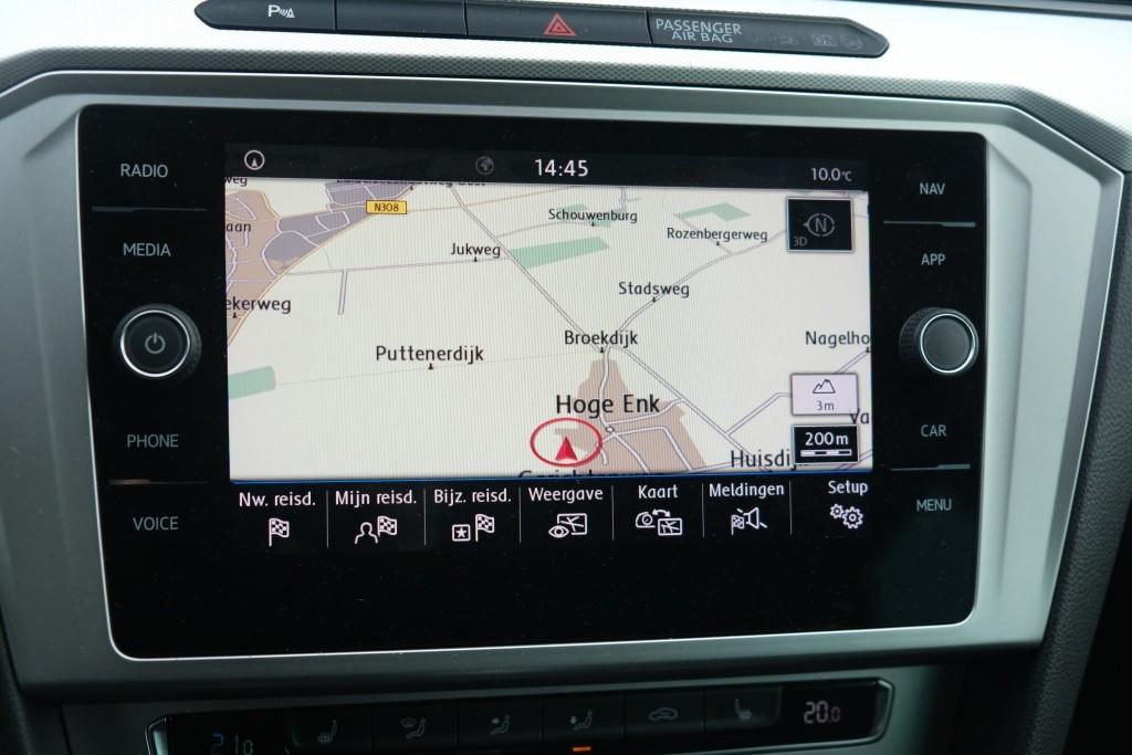 Volkswagen Passat 1.4 TSi 150pk DSG Variant Comfortline Business | Navi | App Connect | Climate | Adaptive Cruise | Camera | Stoelverwarming | Trekhaak afbeelding 17