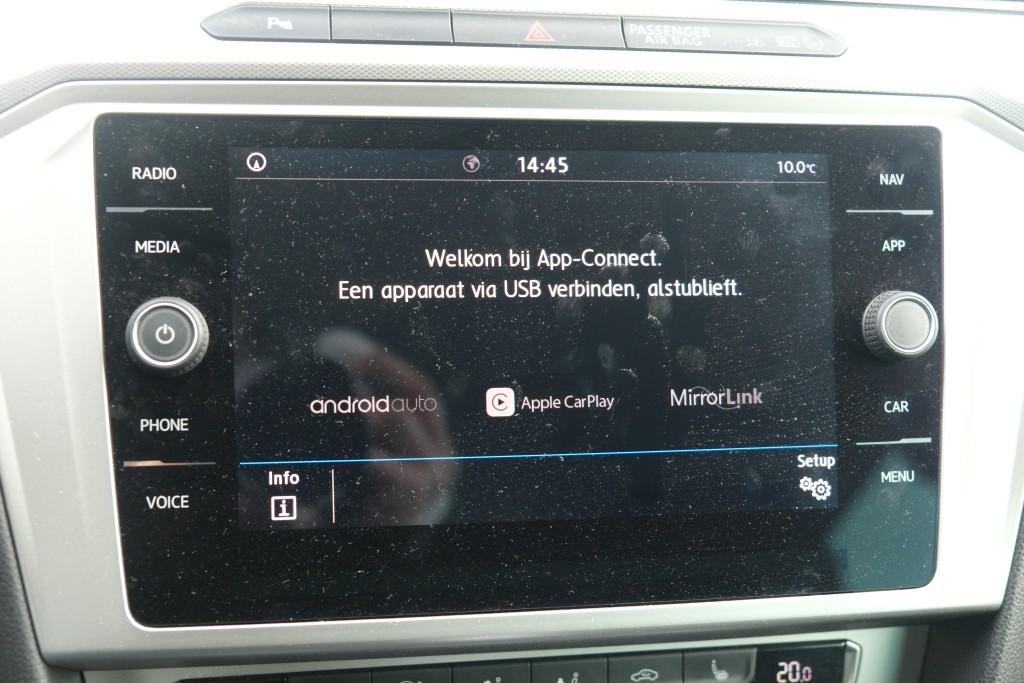 Volkswagen Passat 1.4 TSi 150pk DSG Variant Comfortline Business | Navi | App Connect | Climate | Adaptive Cruise | Camera | Stoelverwarming | Trekhaak afbeelding 19