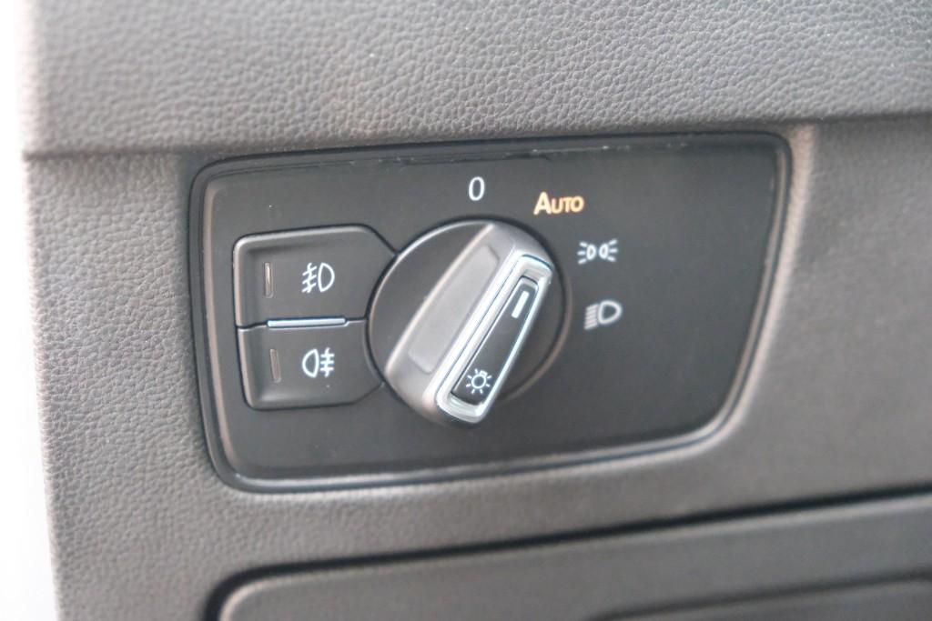 Volkswagen Passat 1.4 TSi 150pk DSG Variant Comfortline Business | Navi | App Connect | Climate | Adaptive Cruise | Camera | Stoelverwarming | Trekhaak afbeelding 27