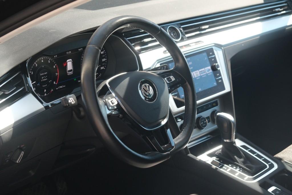 Volkswagen Passat 1.4 TSi 150pk DSG Variant Comfortline Business | Navi | App Connect | Climate | Adaptive Cruise | Camera | Stoelverwarming | Trekhaak afbeelding 8