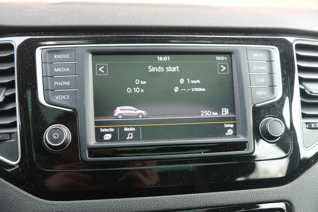 Volkswagen Golf Sportsvan 1.4 TSi 150pk DSG Highline | Navi | App Connect | Climate | Cruise | Camera | Panoramadak | Trekhaak afbeelding 19