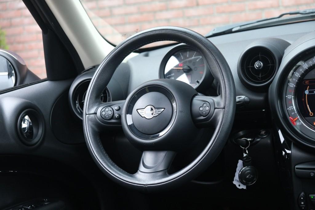 MINI Countryman 1.6 One 98pk Pepper | Navi | Climate | Cruise | Panoramadak | PDC afbeelding 12