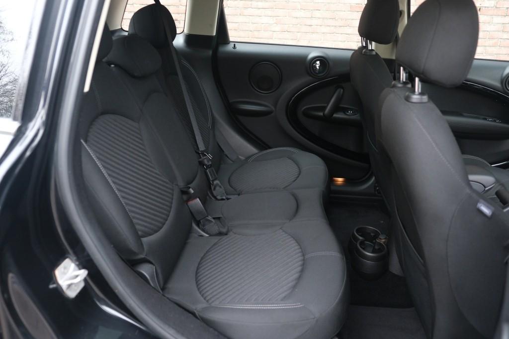 MINI Countryman 1.6 One 98pk Pepper | NL Auto ! | Navi | Climate | Cruise | Panoramadak | PDC afbeelding 3