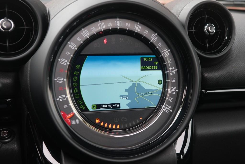 MINI Countryman 1.6 One 98pk Pepper | NL Auto ! | Navi | Climate | Cruise | Panoramadak | PDC afbeelding 17