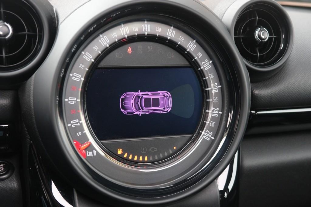 MINI Countryman 1.6 One 98pk Pepper | NL Auto ! | Navi | Climate | Cruise | Panoramadak | PDC afbeelding 19