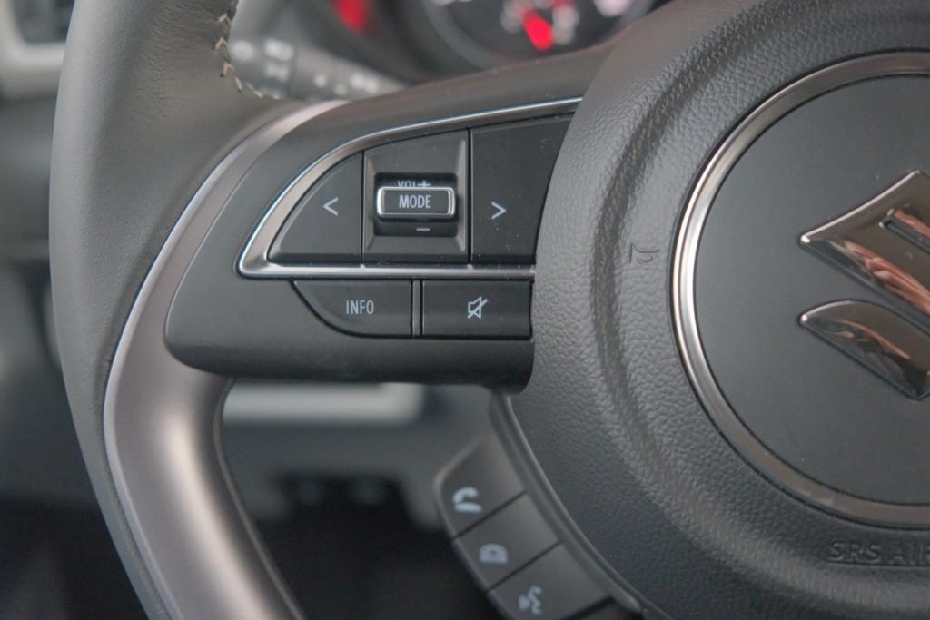 Suzuki Swift 1.2 82pk Style Smart Hybrid | Navi | App Connect | Climate | Adaptive Cruise | Camera | Keyless | Stoelverwarming afbeelding 9