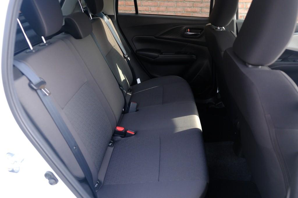 Suzuki Swift 1.2 82pk Style Smart Hybrid | Navi | App Connect | Climate | Adaptive Cruise | Camera | Keyless | Stoelverwarming afbeelding 3