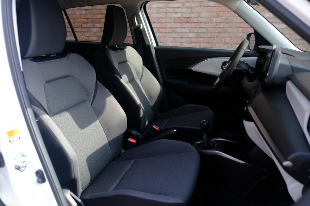 Suzuki Swift 1.2 82pk Style Smart Hybrid | Navi | App Connect | Climate | Adaptive Cruise | Camera | Keyless | Stoelverwarming afbeelding 6