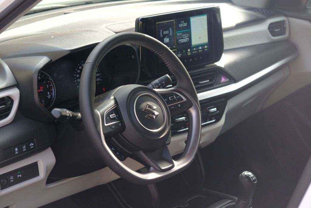 Suzuki Swift 1.2 82pk Style Smart Hybrid | Navi | App Connect | Climate | Adaptive Cruise | Camera | Keyless | Stoelverwarming afbeelding 8