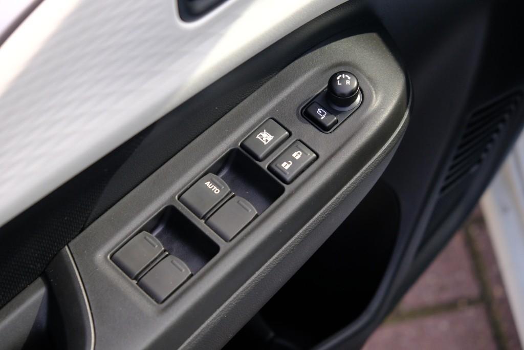 Suzuki Swift 1.2 82pk Style Smart Hybrid | Navi | App Connect | Climate | Adaptive Cruise | Camera | Keyless | Stoelverwarming afbeelding 23