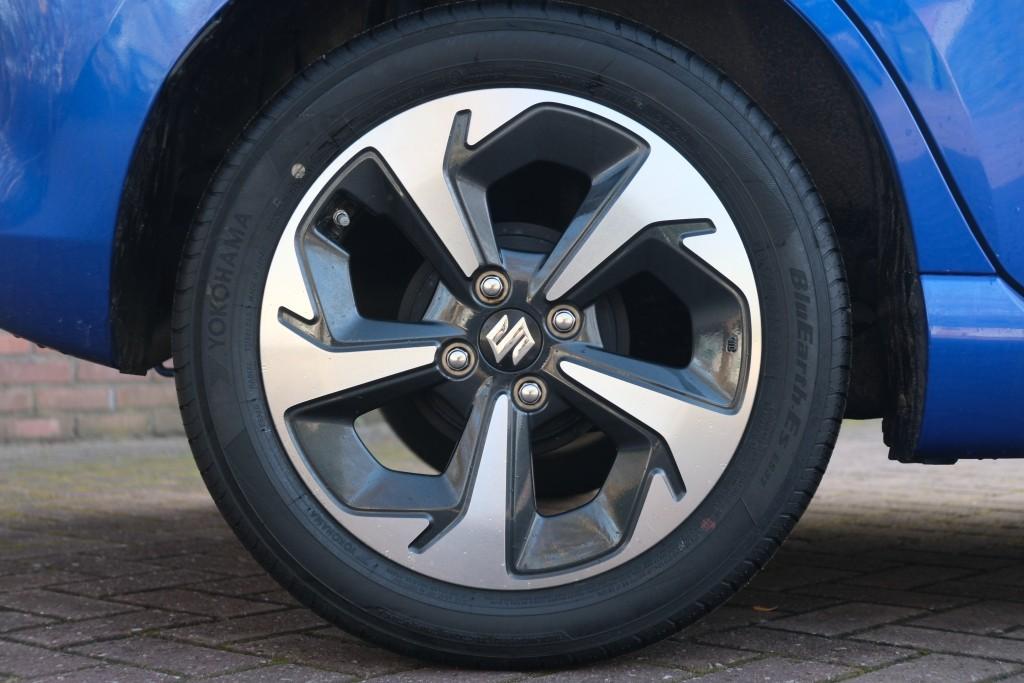 Suzuki Swift 1.2 82pk Style Smart Hybrid | Navi | App Connect | Climate | Adaptive Cruise | Camera | Keyless | Stoelverwarming afbeelding 30