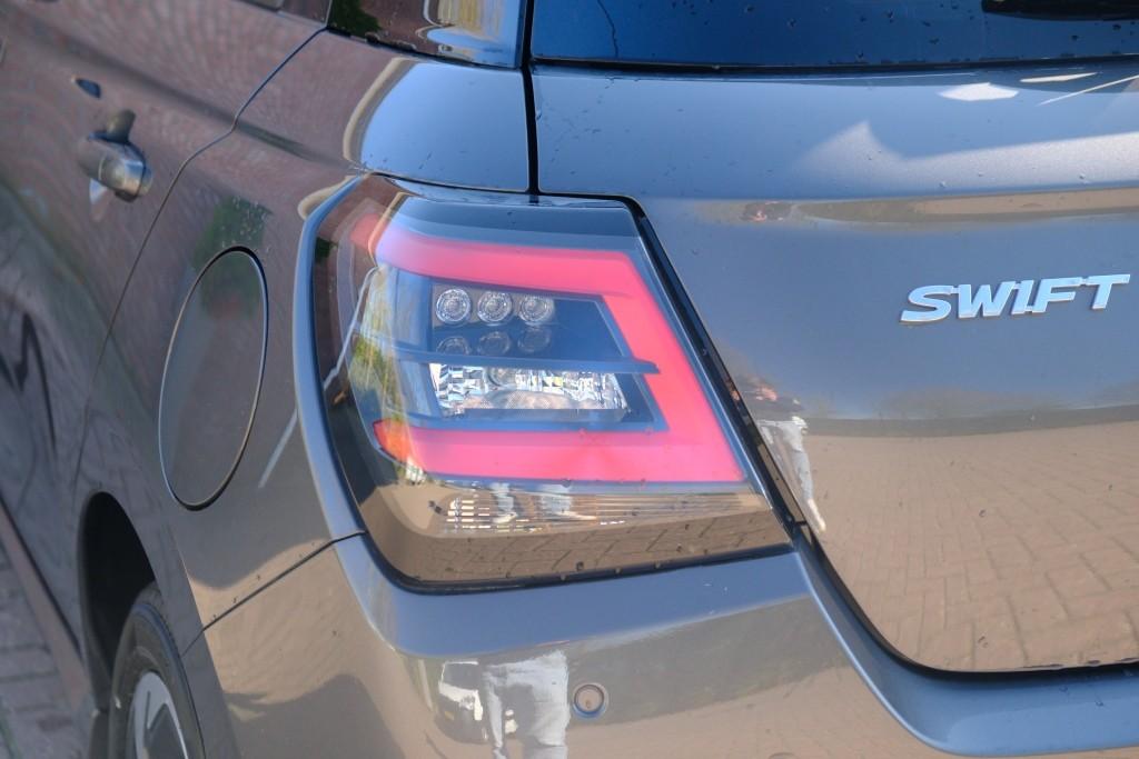 Suzuki Swift 1.2 82pk Style Smart Hybrid | Navi | App Connect | Climate | Adaptive Cruise | Camera | Keyless | Stoelverwarming afbeelding 25