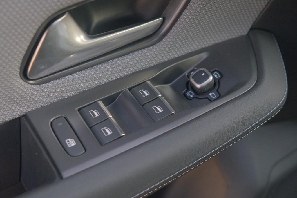 Opel Grandland 1.2 Turbo Hybrid 145pk eDCT6 GS | Navi | App Connect | Adaptive Cruise | Keyless | 360° Camera | Head-up Display | Matrix LED | Winter Pakket afbeelding 22