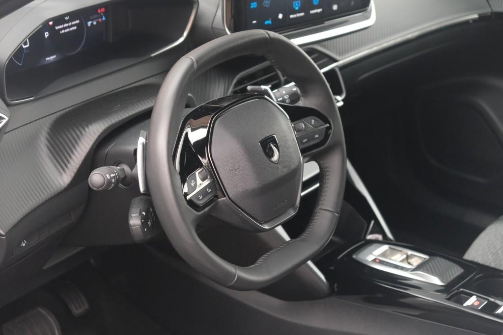 Peugeot 2008 1.2 Hybrid 145pk e-DCS6 Allure | Navi | App Connect | Adaptive Cruise | Camera | Blind Spot | Stoelverwarming | PDC afbeelding 7