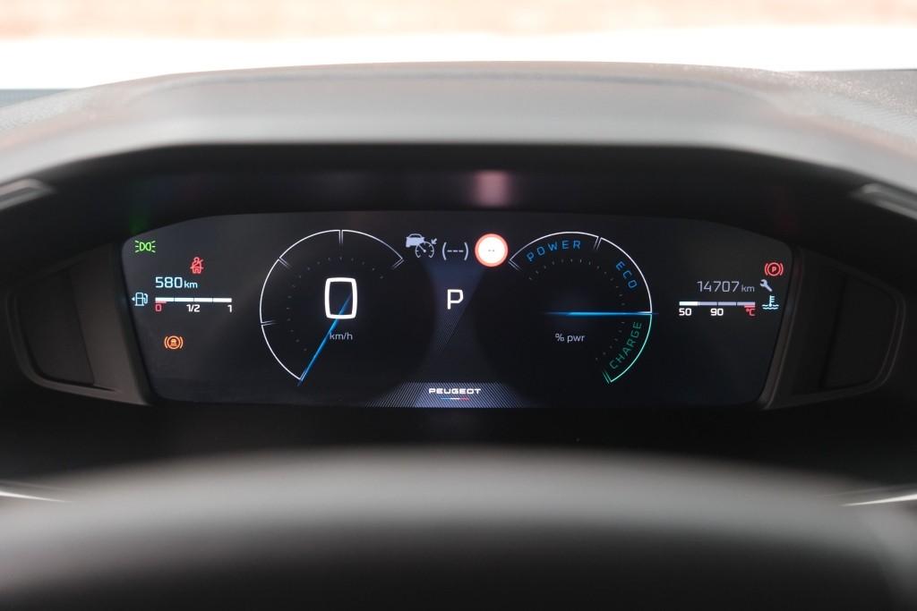 Peugeot 2008 1.2 Hybrid 145pk e-DCS6 Allure | Navi | App Connect | Adaptive Cruise | Camera | Blind Spot | Stoelverwarming | PDC afbeelding 10