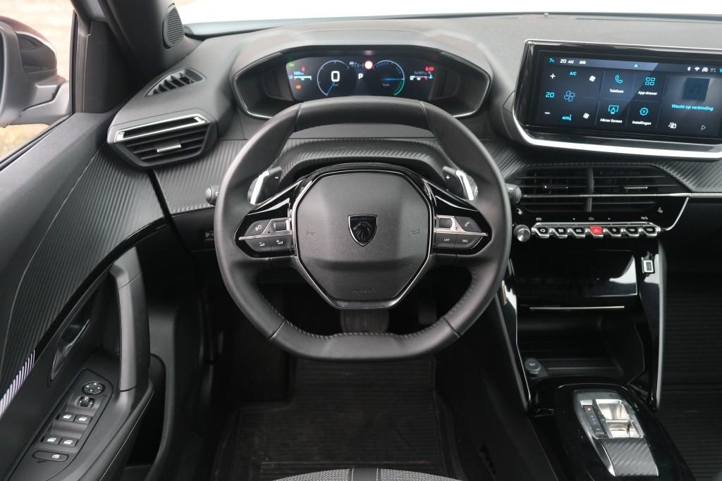 Peugeot 2008 1.2 Hybrid 145pk e-DCS6 Allure | Navi | App Connect | Adaptive Cruise | Camera | Blind Spot | Stoelverwarming | PDC afbeelding 12