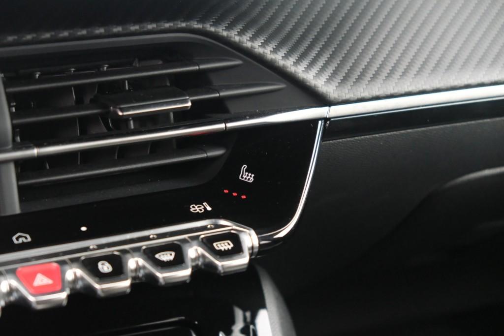 Peugeot 2008 1.2 Hybrid 145pk e-DCS6 Allure | Navi | App Connect | Adaptive Cruise | Camera | Blind Spot | Stoelverwarming | PDC afbeelding 20