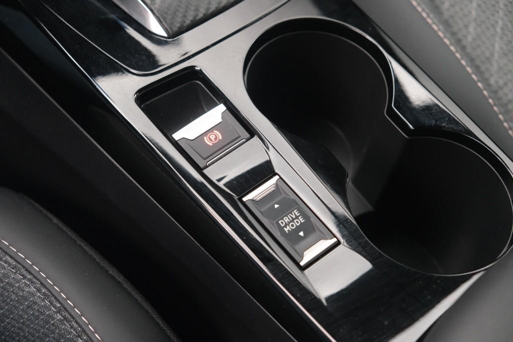 Peugeot 2008 1.2 Hybrid 145pk e-DCS6 Allure | Navi | App Connect | Adaptive Cruise | Camera | Blind Spot | Stoelverwarming | PDC afbeelding 22