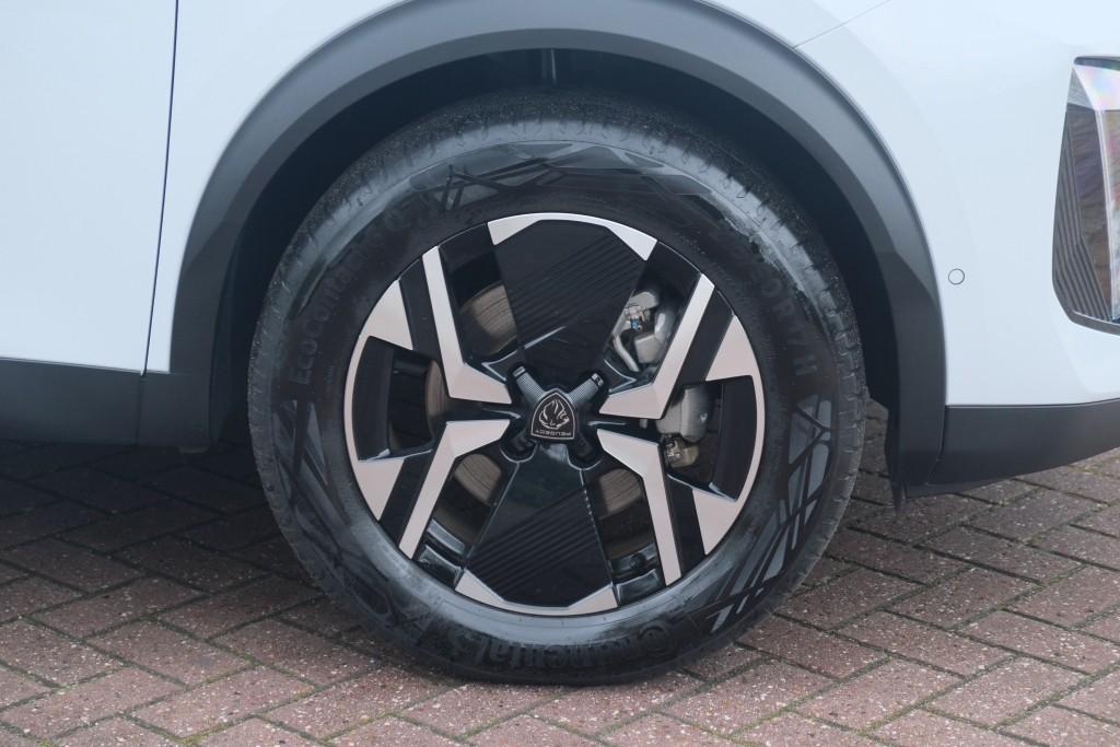 Peugeot 2008 1.2 Hybrid 145pk e-DCS6 Allure | Navi | App Connect | Adaptive Cruise | Camera | Blind Spot | Stoelverwarming | PDC afbeelding 25